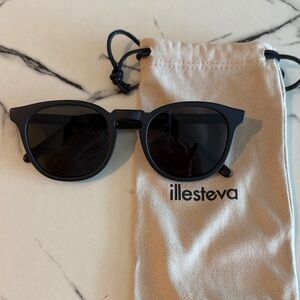 Illesteva Eldridge Classic Black Sunglasses. Matte black. New. With case & cloth